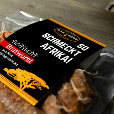 So schmeckt Afrika – mit unserer leckeren Bio-Rinder-Bratwurst mit äthiopischem Berbere – für uns produziert.