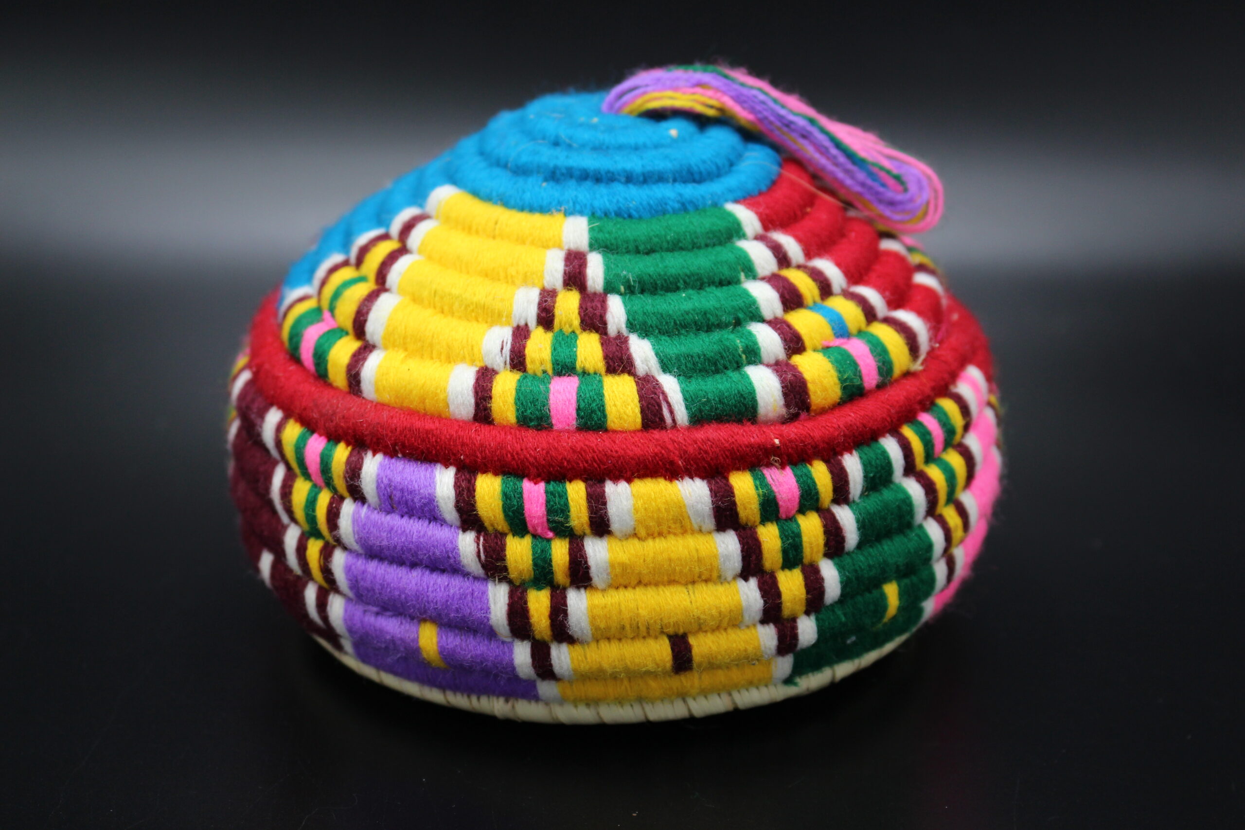 Dose mit Deckel groß - Mehrfarbig