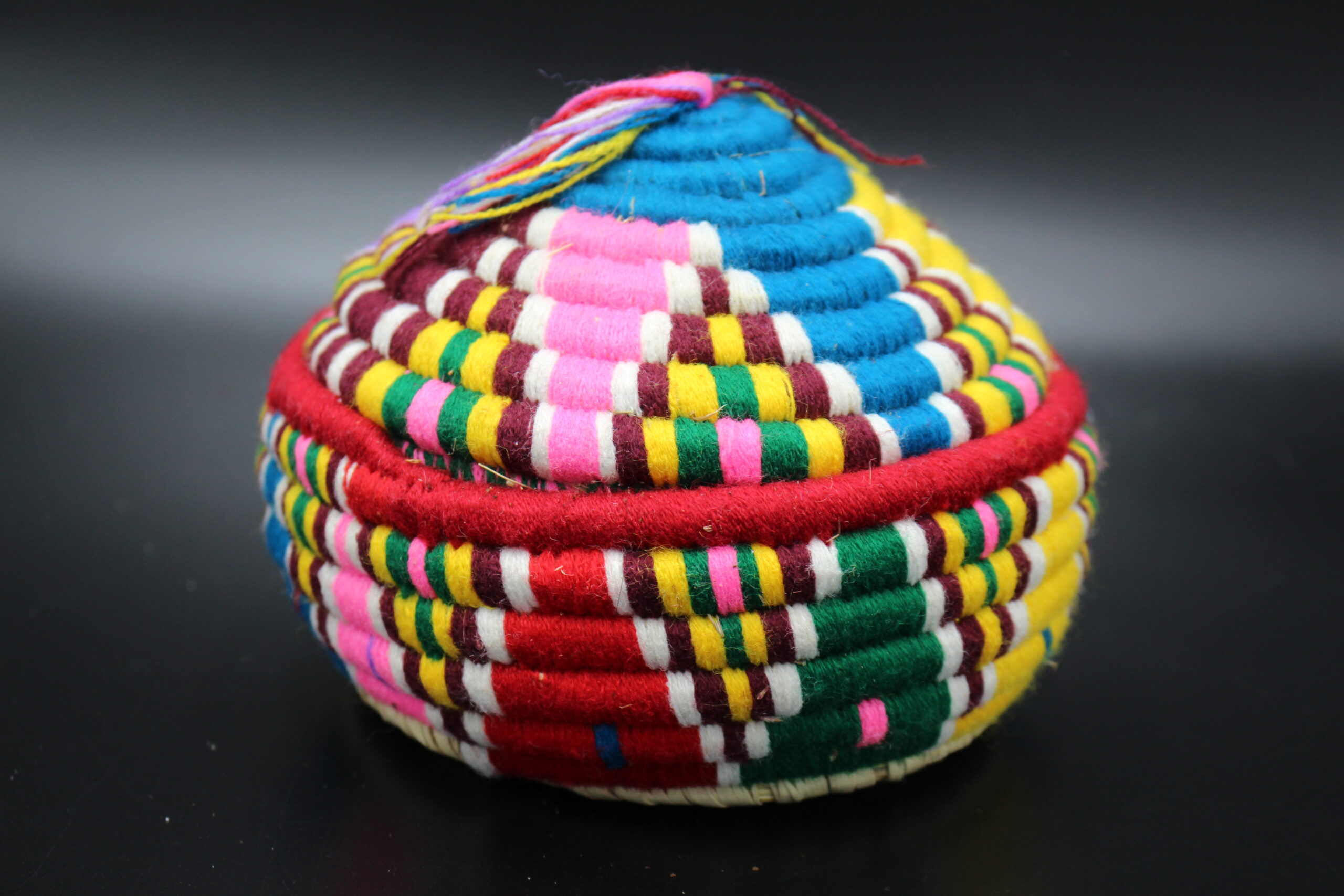 Dose mit Deckel groß - Mehrfarbig