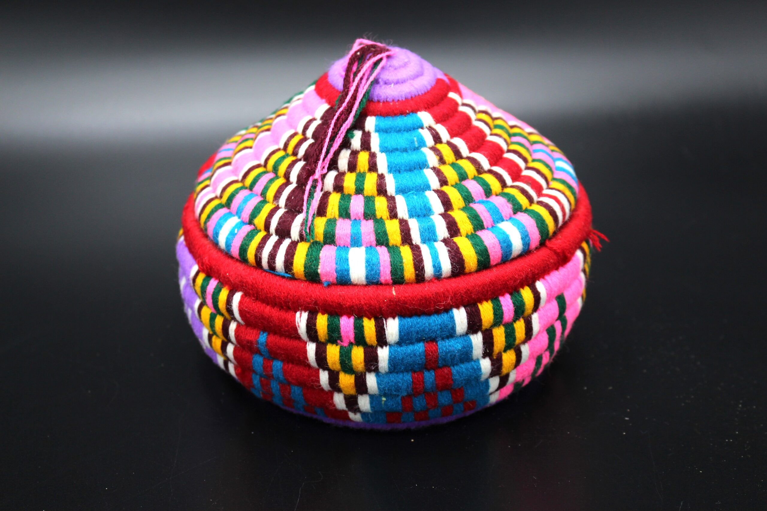 Dose mit Deckel groß - Mehrfarbig