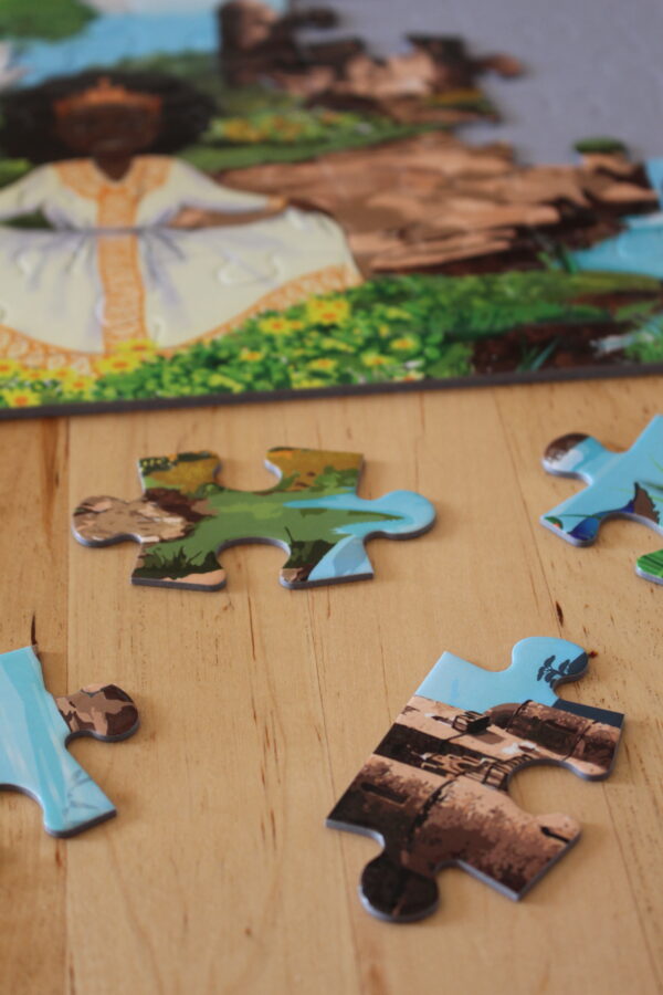 Farbenfrohe Puzzleteile laden Kinder ein, mit Ihnen zu spielen.