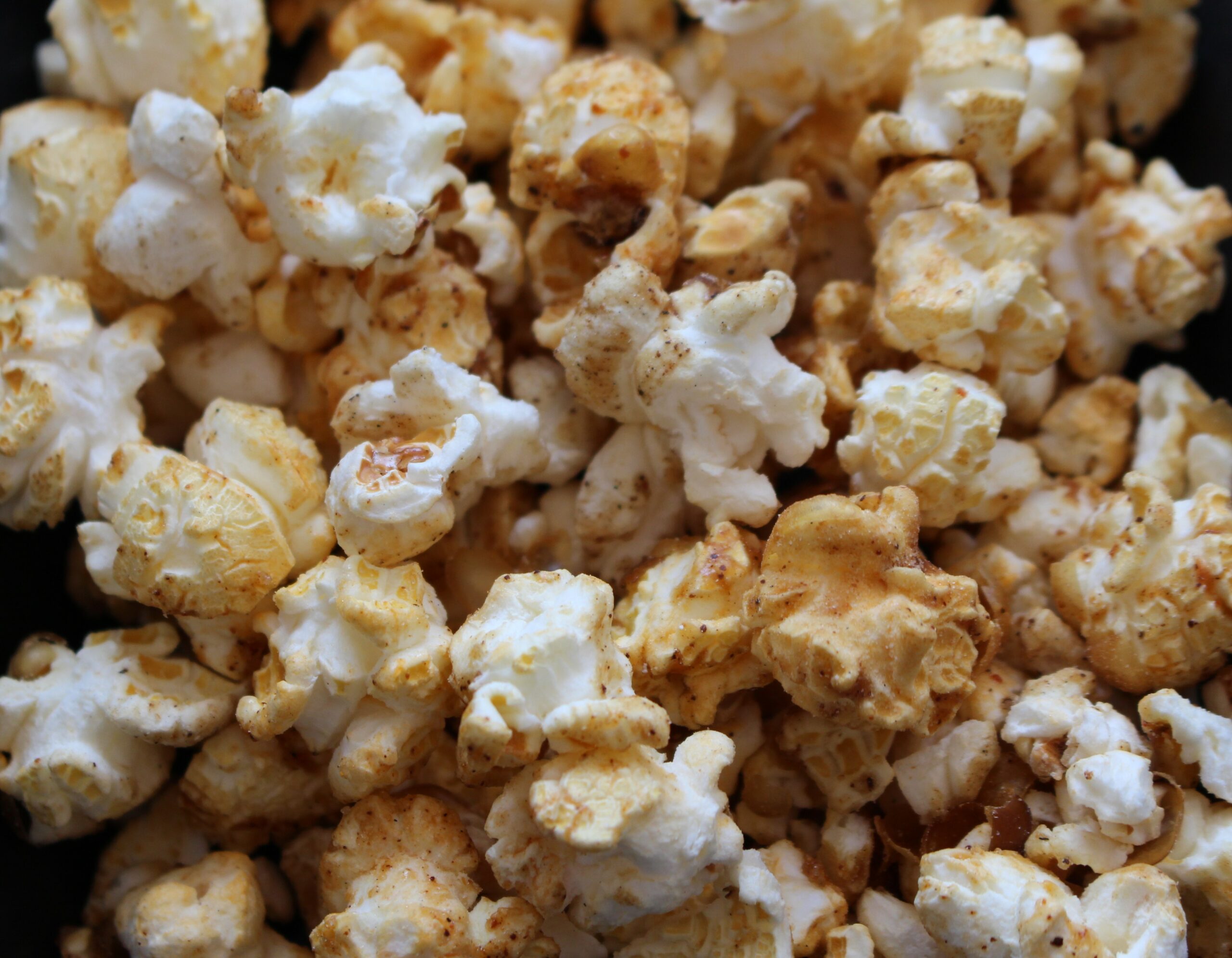 Popcorn fragen Sie? In Äthiopien gehört Popcorn zu jeder Kaffeezeremonie; nur das mit dem Berbere ist unsere Idee.
