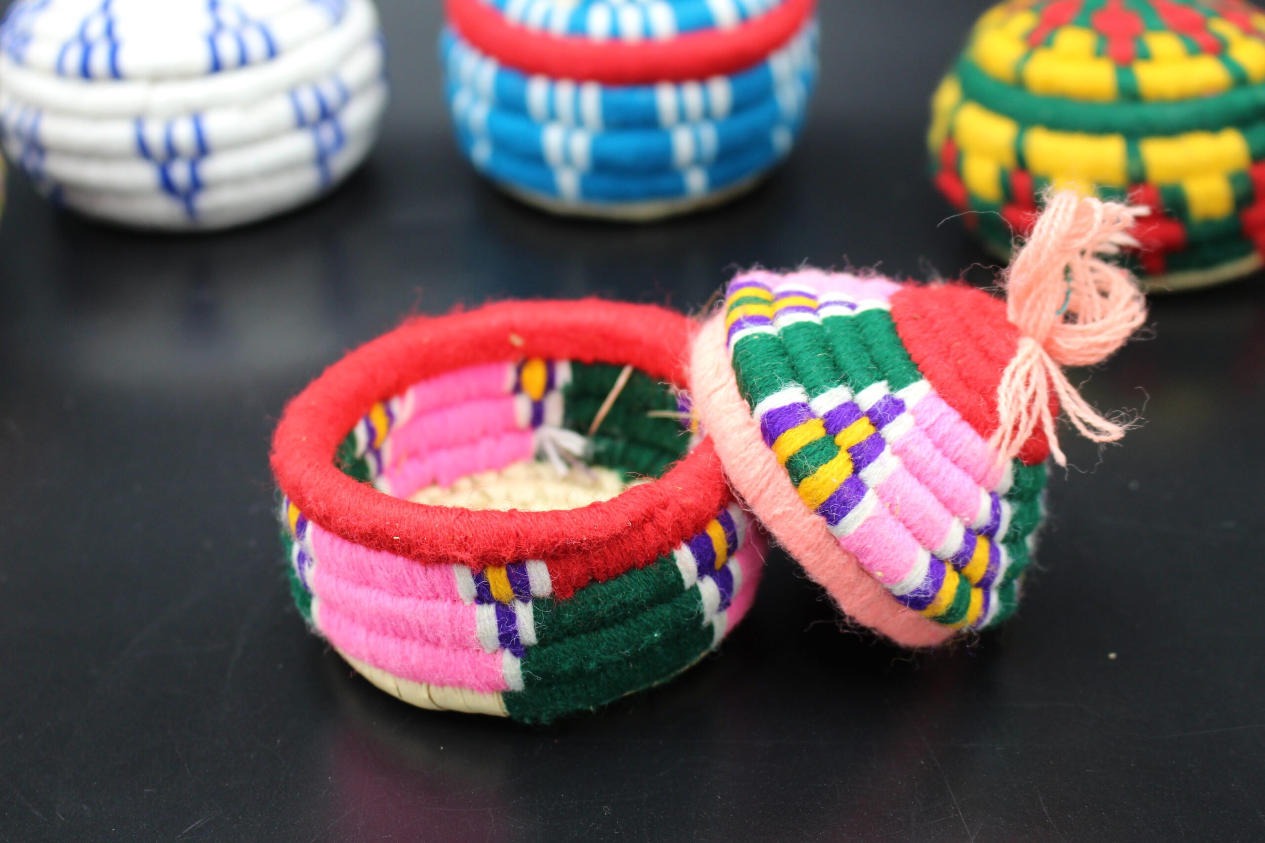 Dose mit Deckel klein - Rosa-Grün – Bild 2