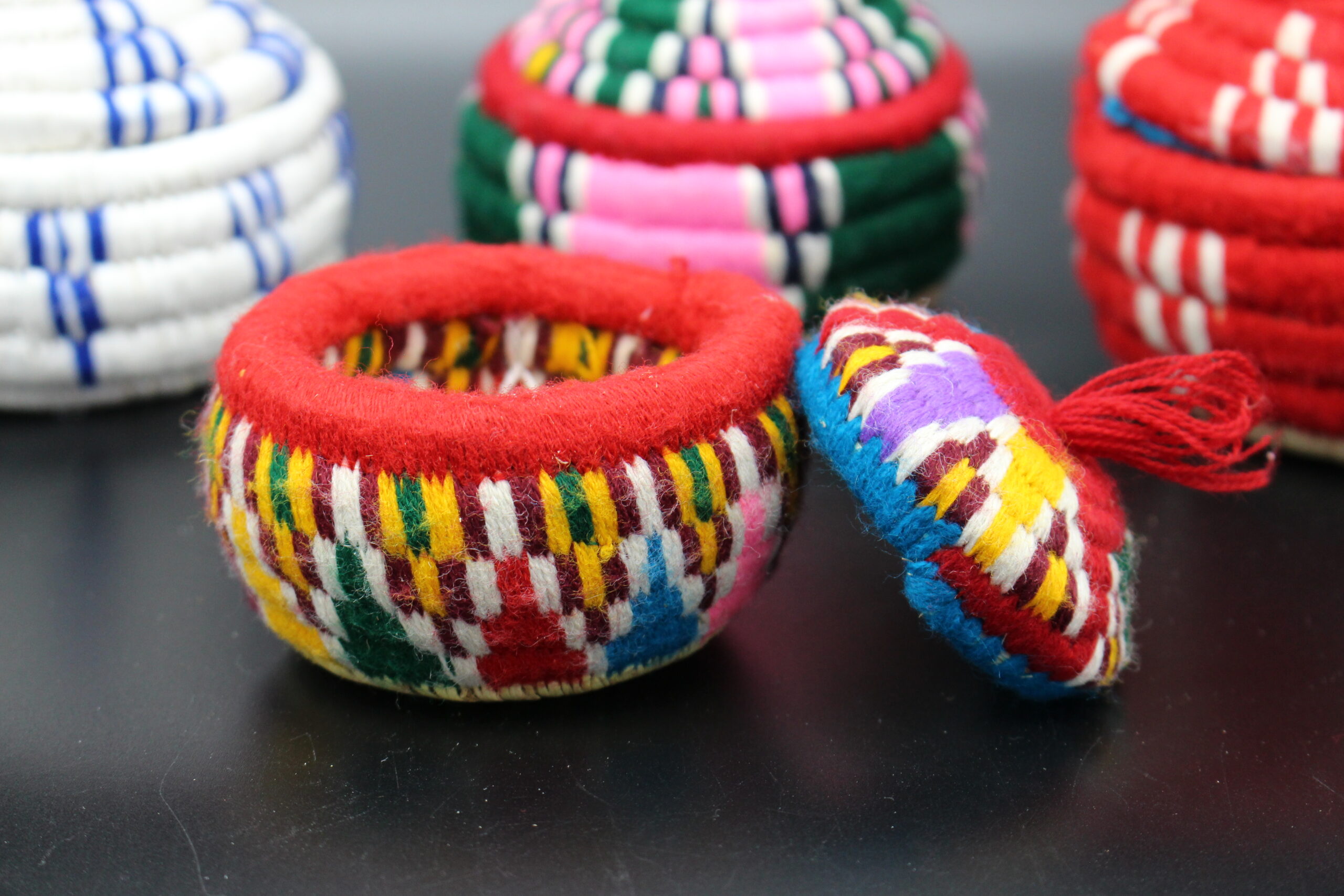 Dose mit Deckel klein - Mehrfarbig – Bild 2